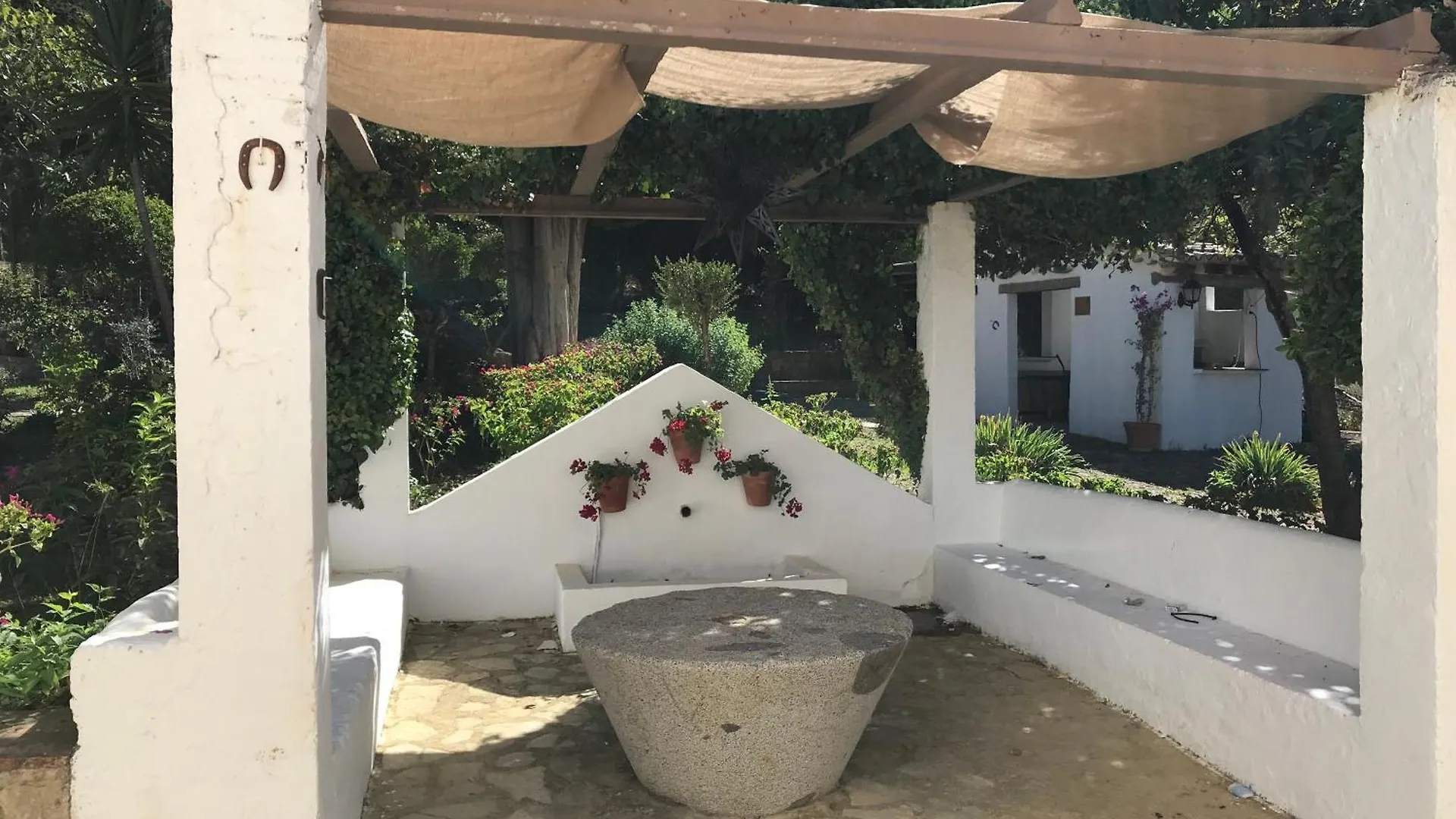 Holiday home Alojamiento Rural Ermita San Julian Burunchel