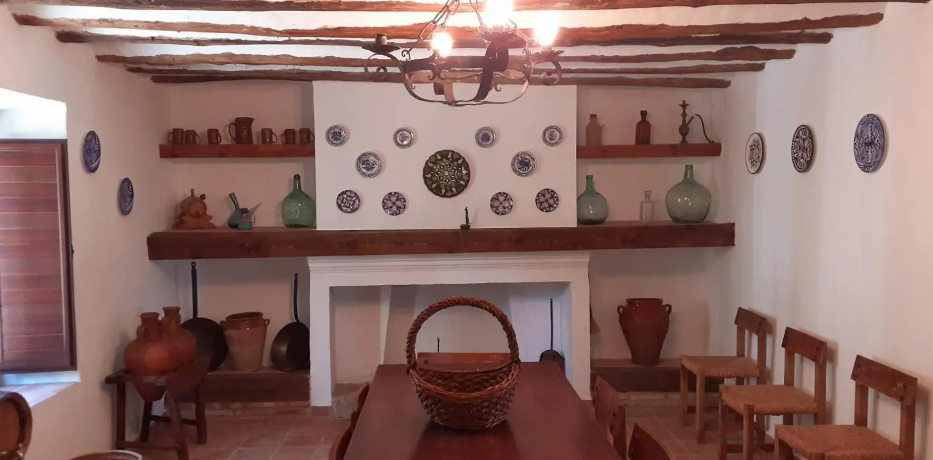 Feriehus Alojamiento Rural Ermita San Julian Burunchel